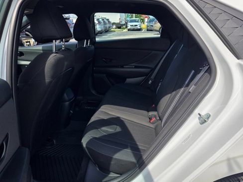 Certified 2025 Hyundai Elantra Sport FWD image 6