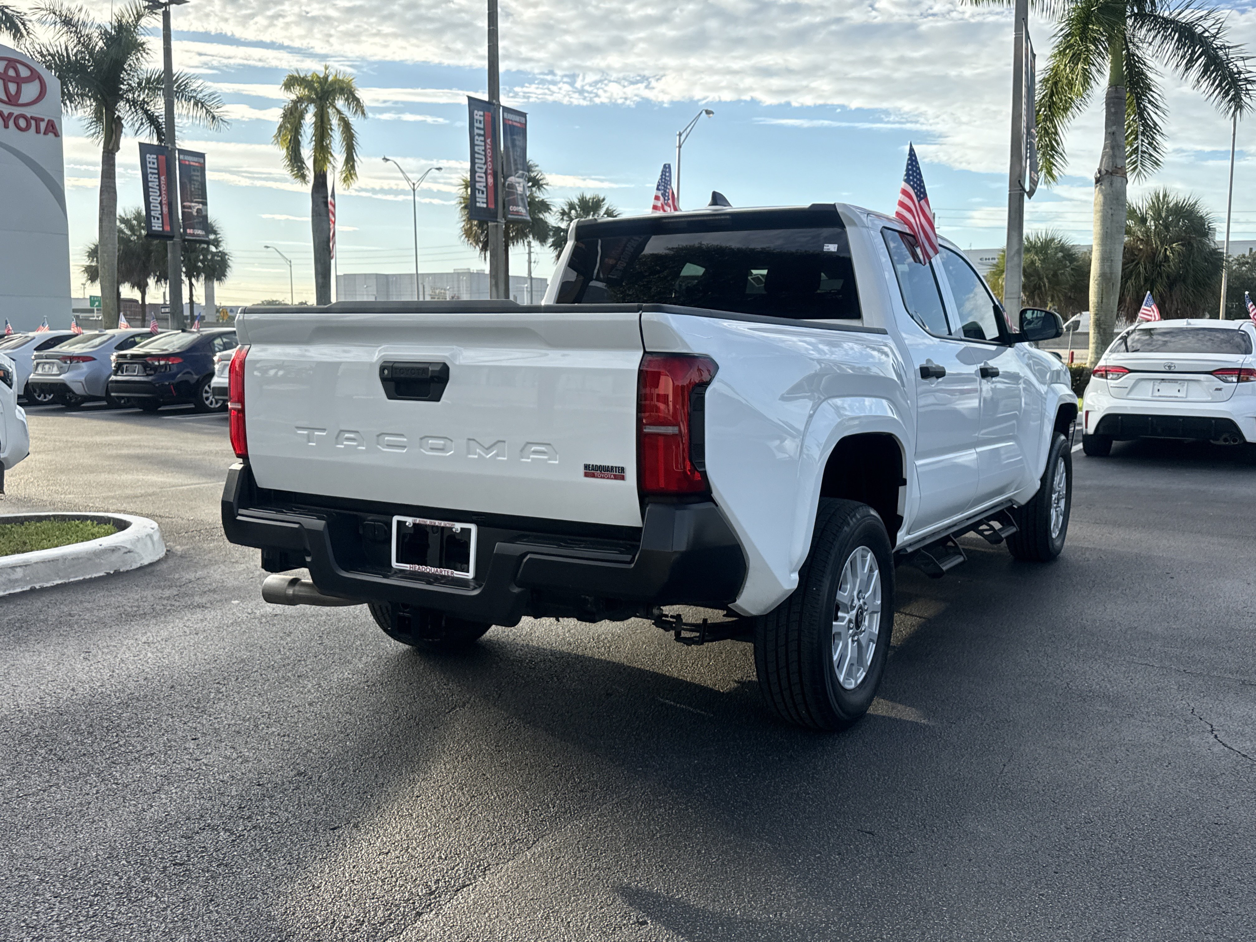 Used 2024 Toyota Tacoma SR RWD image 11