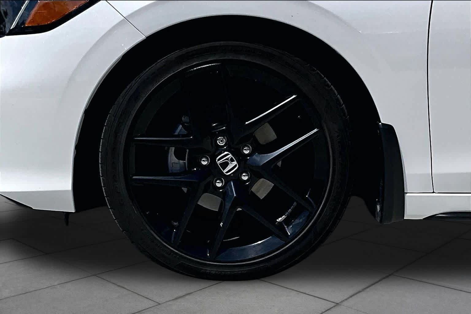 Used 2025 Honda Civic Sport image 10