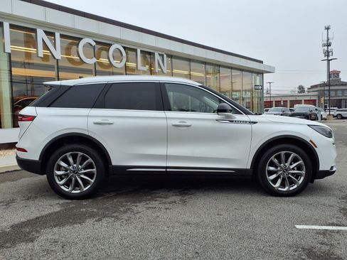 Certified 2022 Lincoln Corsair AWD w/ Premium Package image 3