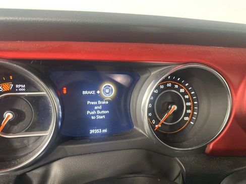 Used 2023 Jeep Wrangler Unlimited Rubicon image 12