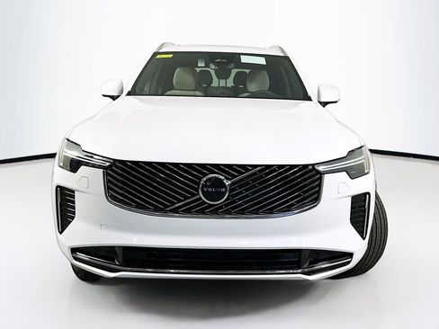 Used 2025 Volvo XC90 B5 Core w/ Climate Package image 5