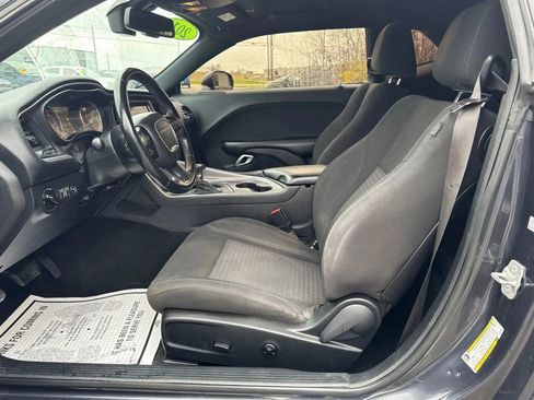 Used 2019 Dodge Challenger SXT image 12