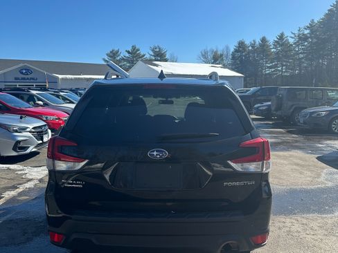 Used 2021 Subaru Forester Premium image 6