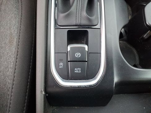 Used 2020 Hyundai Santa Fe SE image 13