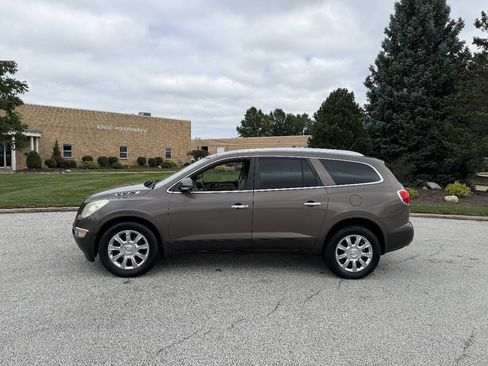 Used 2011 Buick Enclave CXL FWD image 2
