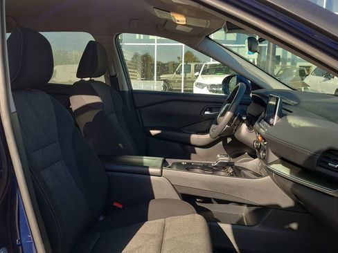 Used 2024 Nissan Rogue SV FWD image 24