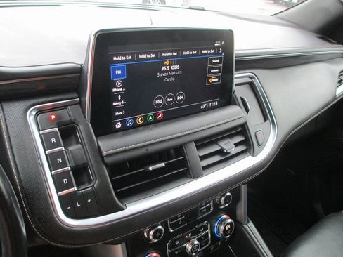 Used 2021 GMC Yukon XL SLT w/ SLT Premium Package image 29