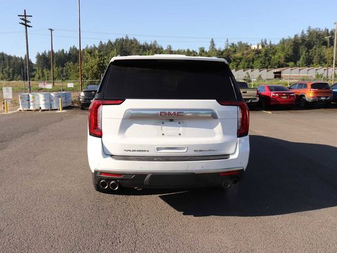 Used 2022 GMC Yukon XL Denali AWD/4WD image 6
