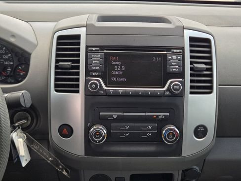 Used 2016 Nissan Frontier SV RWD image 19