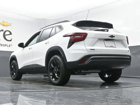 New 2026 Chevrolet Trax LT w/ Driver Confidence Package FWD image 5