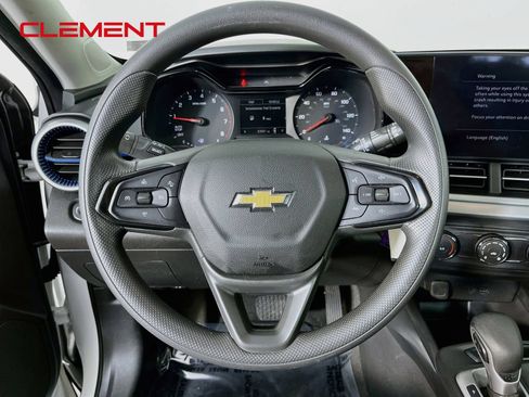 Used 2024 Chevrolet Trax LS FWD image 13