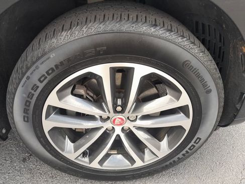 Used 2022 Jaguar F-PACE S image 22