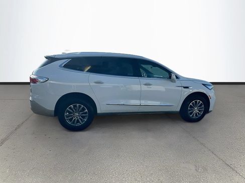 Used 2024 Buick Enclave Essence w/ Technology Package FWD image 8