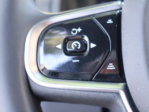 Used 2025 Volvo XC90 T8 Ultra w/ Protection Package Premier AWD/4WD image 24