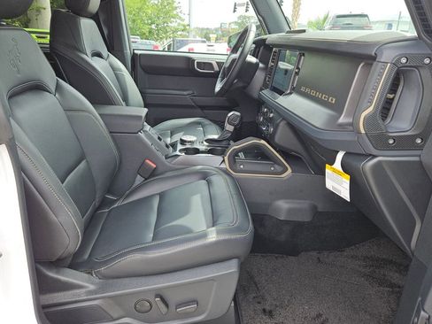 Used 2025 Ford Bronco Badlands AWD/4WD image 15