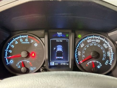 Used 2018 Toyota Tacoma SR w/ SR Convenience Package image 14