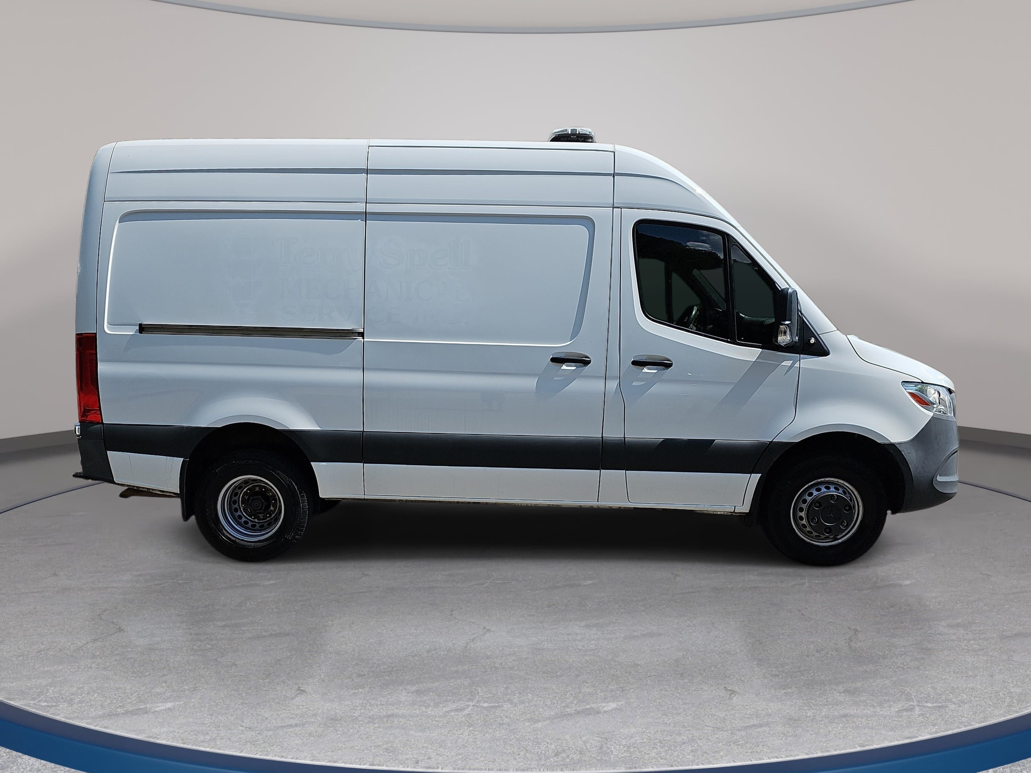Used 2022 Mercedes-Benz Sprinter 4500 image 4