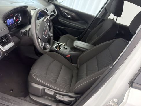 Used 2024 GMC Terrain SLE image 9