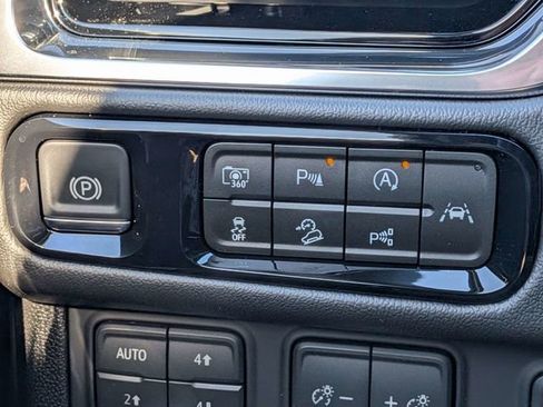 New 2026 GMC Yukon Denali w/ Denali Reserve Package image 27