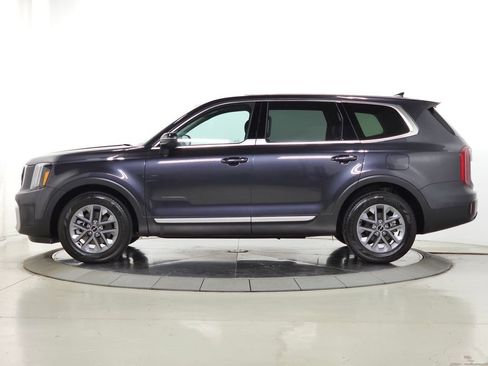 Used 2025 Kia Telluride LX FWD image 5