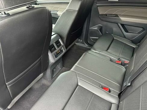 Used 2023 Volkswagen Atlas SE FWD image 12
