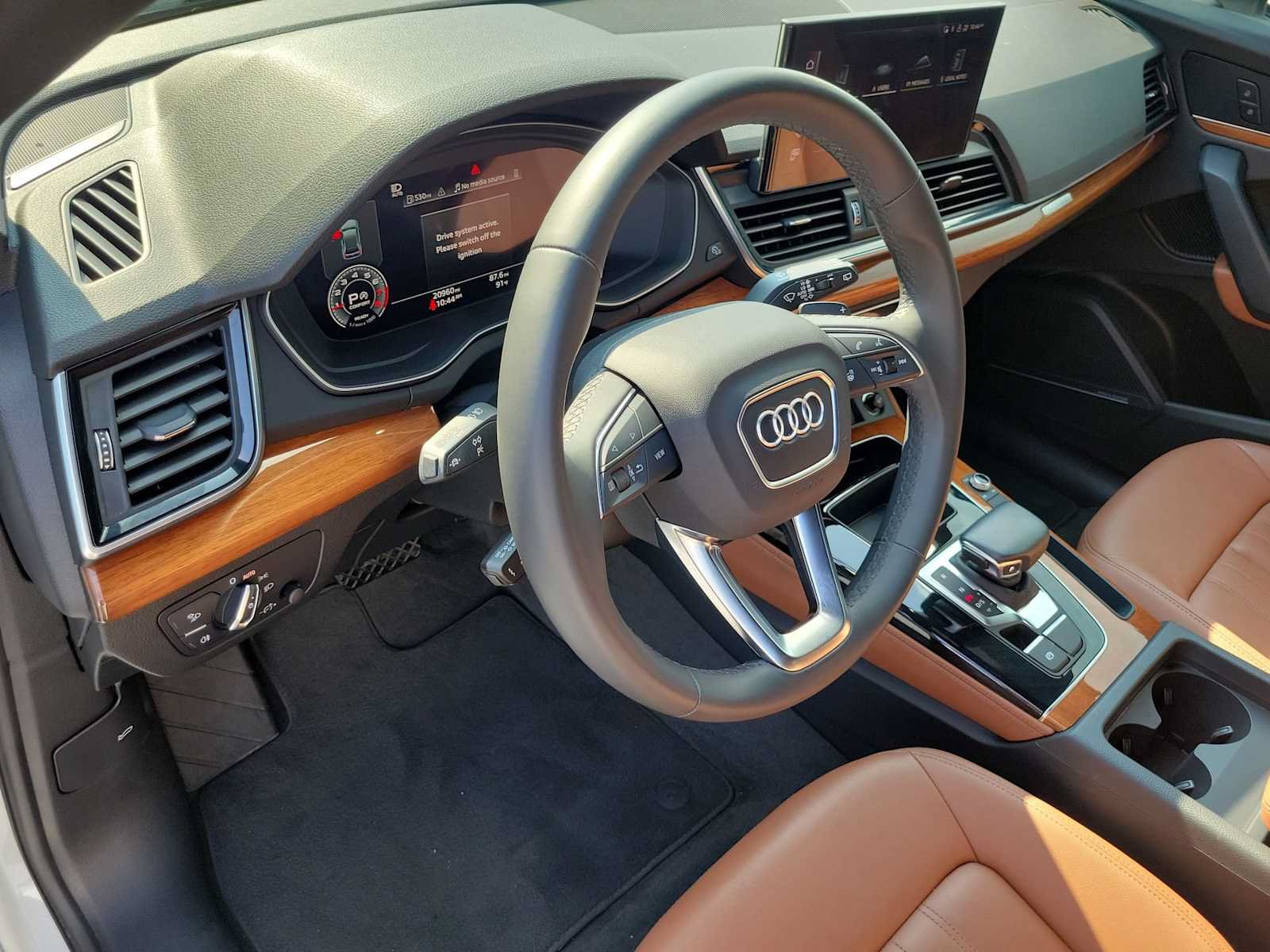 Certified 2023 Audi Q5 2.0T Premium Plus w/ Premium Plus Package AWD/4WD image 2