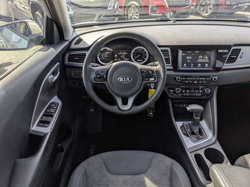 Used 2018 Kia Niro FE image 16
