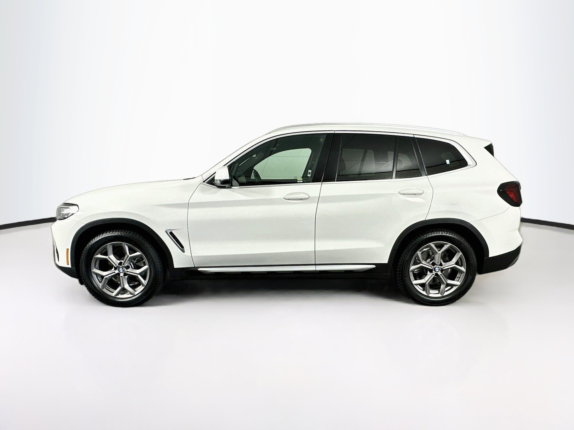 Used 2022 BMW X3 xDrive30i w/ Convenience Package AWD/4WD image 4