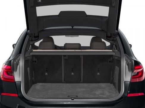 Used 2018 BMW 640i Gran Turismo xDrive image 12