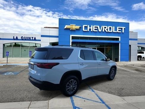 Used 2022 Chevrolet Traverse LT FWD image 8