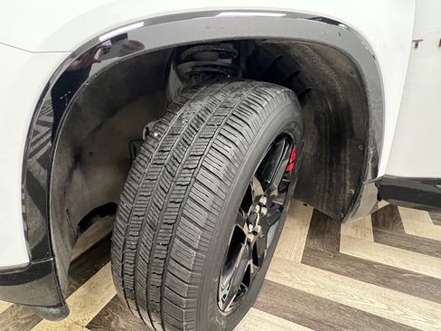 Used 2020 Chevrolet Traverse Premier w/ Redline Edition image 23