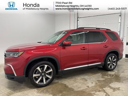 Certified 2025 Honda Pilot Touring image 1