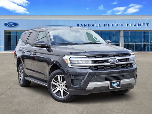 Certified 2022 Ford Expedition XLT image 1