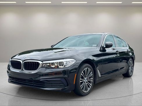 Used 2019 BMW 530e w/ Premium Package RWD image 1