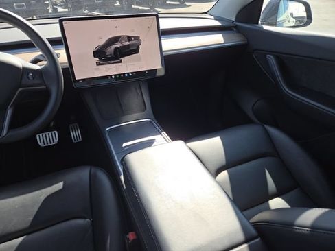Used 2022 Tesla Model Y Performance AWD/4WD image 30