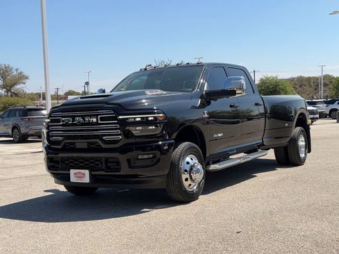 Used 2025 RAM 3500 Laramie w/ Sport Appearance Package image 7
