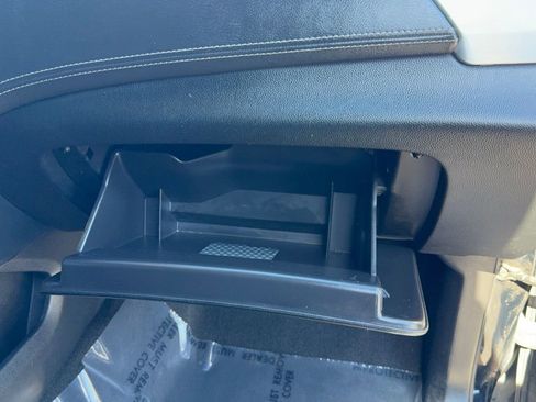 Used 2017 GMC Yukon SLT image 32