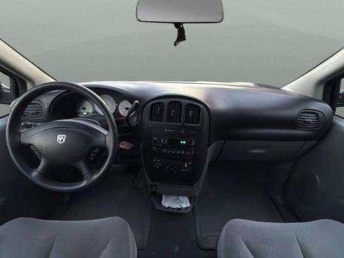 Used 2005 Dodge Grand Caravan SE image 36