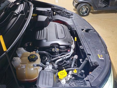 Used 2021 Chrysler Pacifica Touring image 43