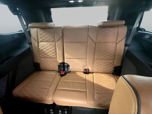Used 2024 Cadillac Escalade Premium Luxury w/ Performance Package AWD/4WD image 37