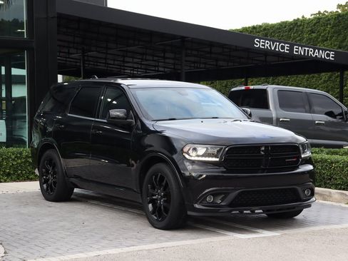 Used 2020 Dodge Durango SXT image 2