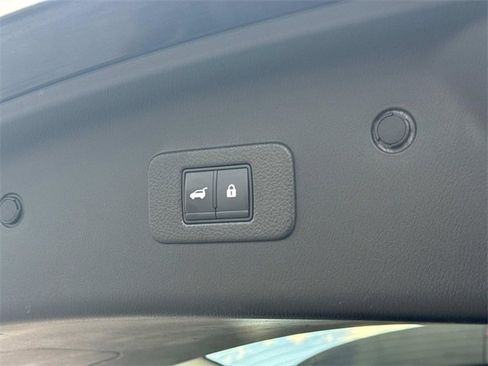 Certified 2022 Nissan Armada SL w/ Captain's Chairs Package image 15