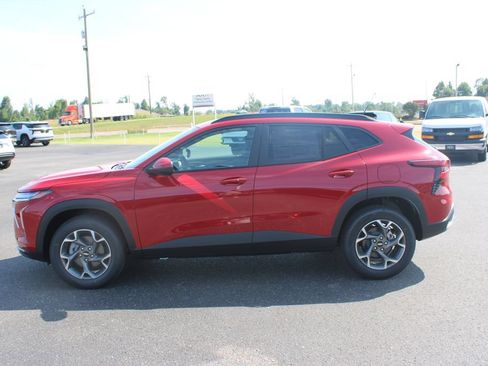 New 2026 Chevrolet Trax LT w/ Driver Confidence Package FWD image 6