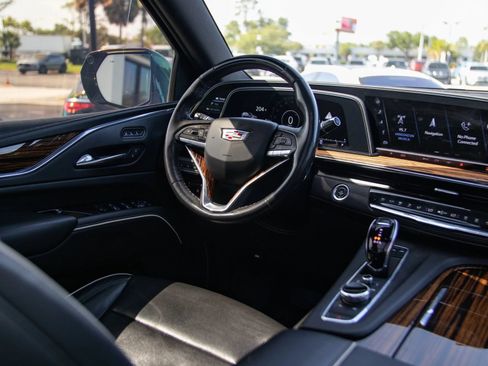 Used 2021 Cadillac Escalade ESV Premium Luxury w/ Driver Assist Tech Package AWD/4WD image 39
