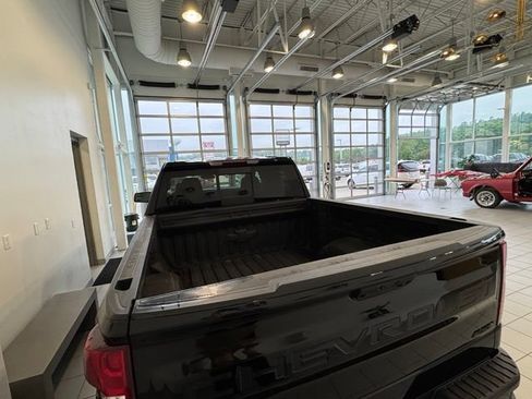 Used 2024 Chevrolet Silverado 1500 RST AWD/4WD image 35
