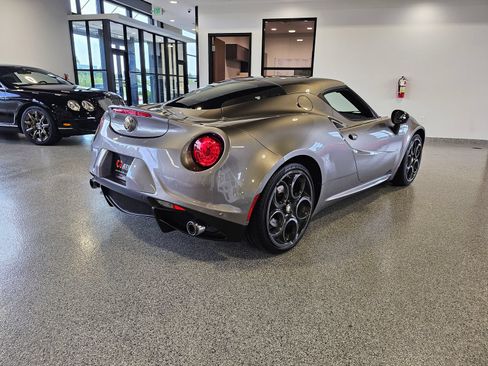 Used 2016 Alfa Romeo 4C Coupe w/ Convenience Group - Coupe RWD image 6