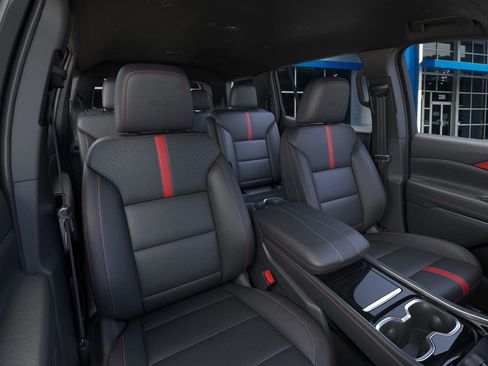 New 2026 Chevrolet Traverse RS w/ LPO, Floor Liner Package FWD image 16
