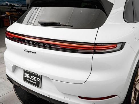 New 2026 Porsche Cayenne E-Hybrid image 20