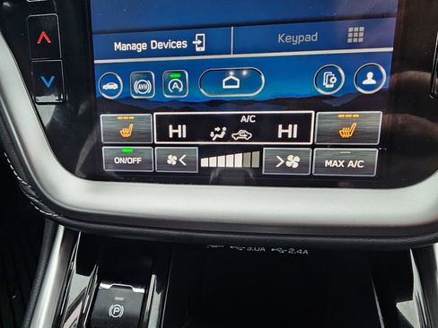 Used 2023 Subaru Outback Premium image 12